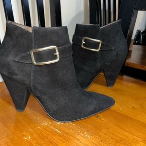 Nero Giardini ankle booties